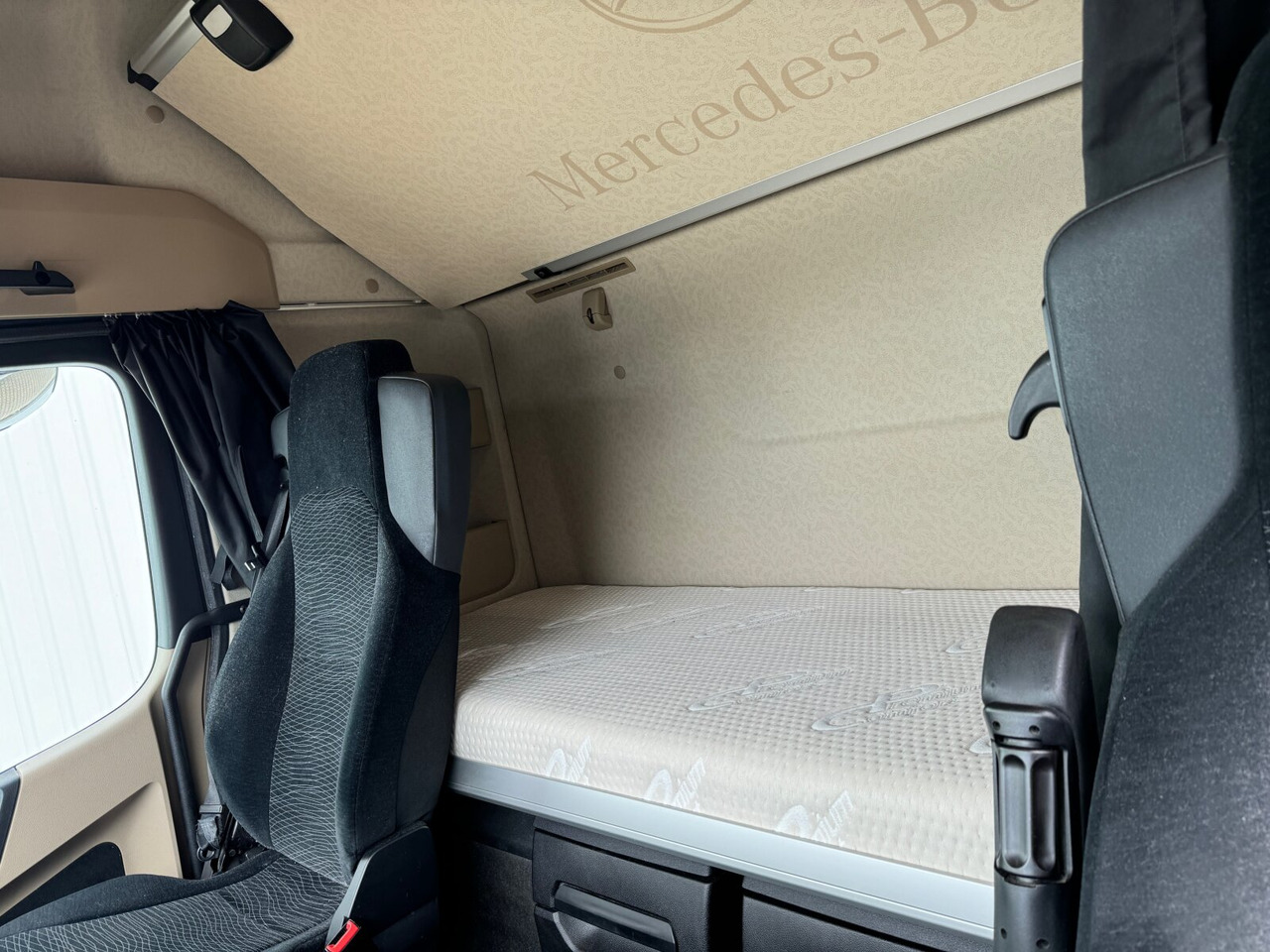 Mercedes-Benz Actros 1848 LS 4x2 Actros 1848 LS 4x2, Vollumer ,Retarder - Tracteur routier: photos 4 Mercedes-Benz Actros 1848 LS 4x2 Actros 1848 LS 4x2, Vollumer ,Retarder - Tracteur routier: photos 4