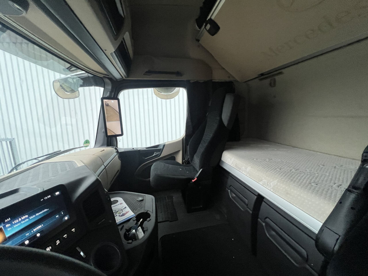 Mercedes-Benz Actros 1848 LS 4x2 Actros 1848 LS 4x2, Volumer, Retarder - Tracteur routier: photos 3 Mercedes-Benz Actros 1848 LS 4x2 Actros 1848 LS 4x2, Volumer, Retarder - Tracteur routier: photos 3