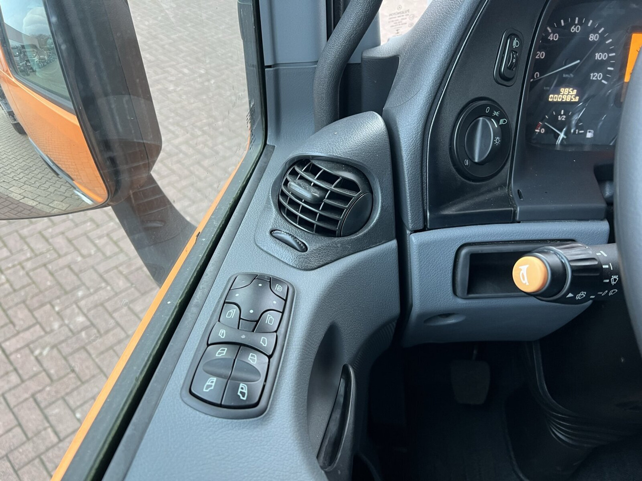 Mercedes-Benz Actros 2141 K 4x2 Actros 2141 K 4x2 - Tracteur routier: photos 5 Mercedes-Benz Actros 2141 K 4x2 Actros 2141 K 4x2 - Tracteur routier: photos 5