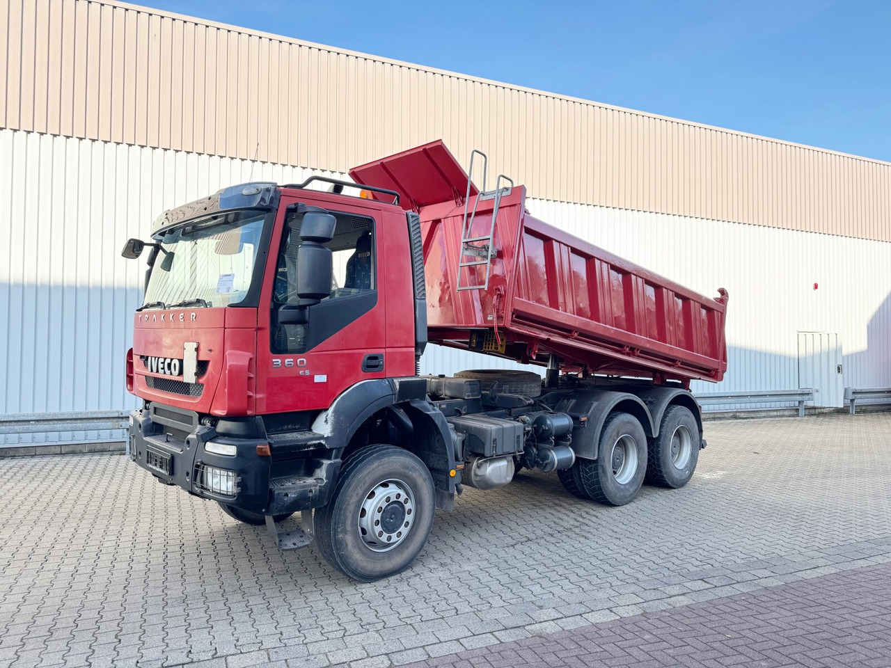 Trakker AD260T36W 6x6 Trakker AD260T36W 6x6 - Camion benne: photos 1 Trakker AD260T36W 6x6 Trakker AD260T36W 6x6 - Camion benne: photos 1