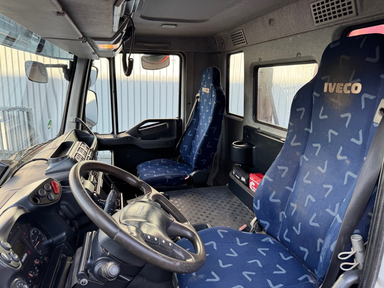 Trakker AD260T36W 6x6 Trakker AD260T36W 6x6 - Camion benne: photos 2 Trakker AD260T36W 6x6 Trakker AD260T36W 6x6 - Camion benne: photos 2