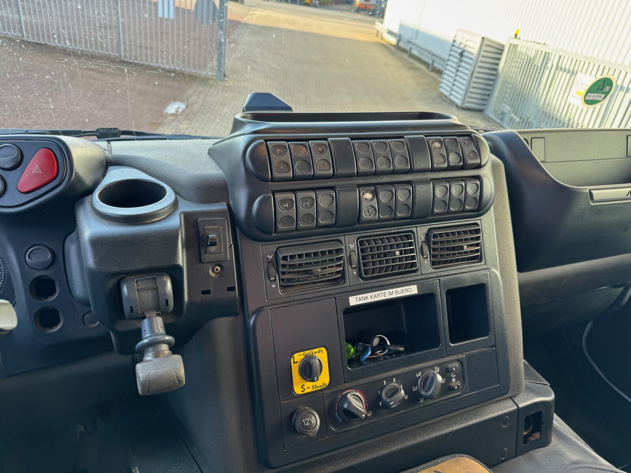 Trakker AD260T36W 6x6 Trakker AD260T36W 6x6 - Camion benne: photos 5 Trakker AD260T36W 6x6 Trakker AD260T36W 6x6 - Camion benne: photos 5