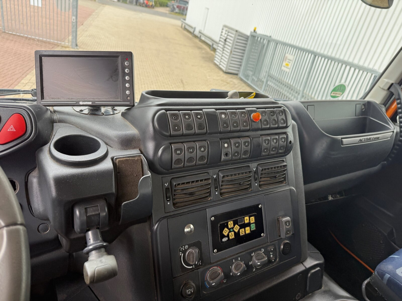 Trakker AT190T33W/P 4x4 Trakker AT190T33W/P 4x4, Winterdienstausstattung - Camion ampliroll: photos 4 Trakker AT190T33W/P 4x4 Trakker AT190T33W/P 4x4, Winterdienstausstattung - Camion ampliroll: photos 4