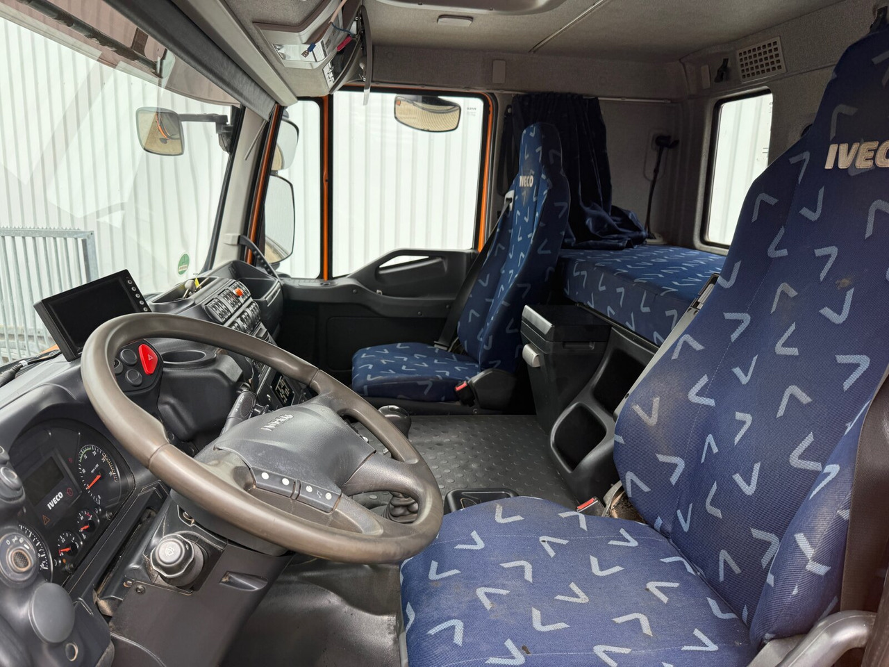 Trakker AT190T33W/P 4x4 Trakker AT190T33W/P 4x4, Winterdienstausstattung - Camion ampliroll: photos 4 Trakker AT190T33W/P 4x4 Trakker AT190T33W/P 4x4, Winterdienstausstattung - Camion ampliroll: photos 4