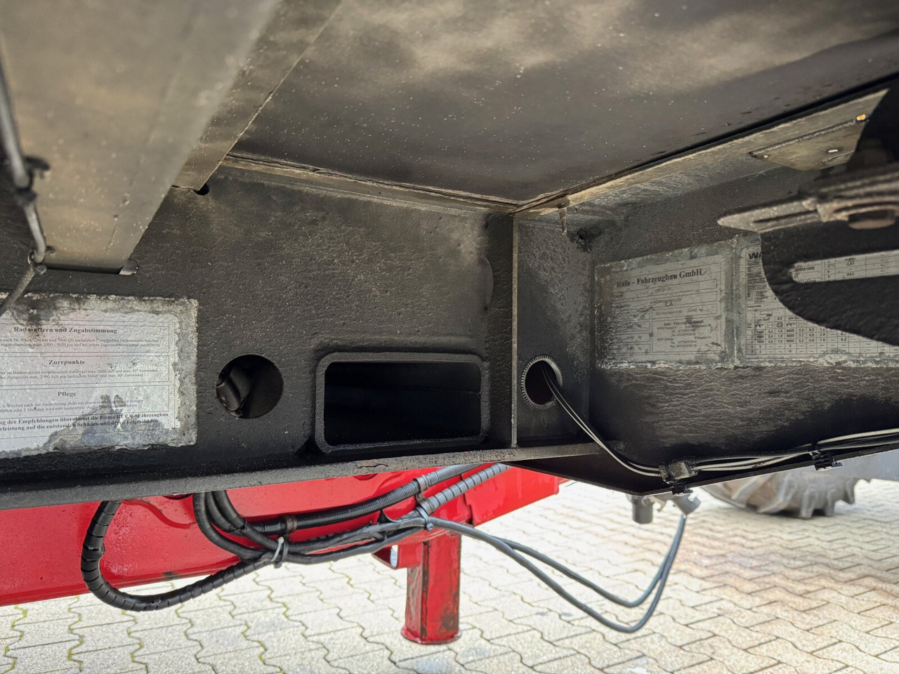 ZHP 24-32 RUFA ZHP 24-32, TwistLock-Verriegelungen, Verzinkt - Remorque plateau: photos 4 ZHP 24-32 RUFA ZHP 24-32, TwistLock-Verriegelungen, Verzinkt - Remorque plateau: photos 4