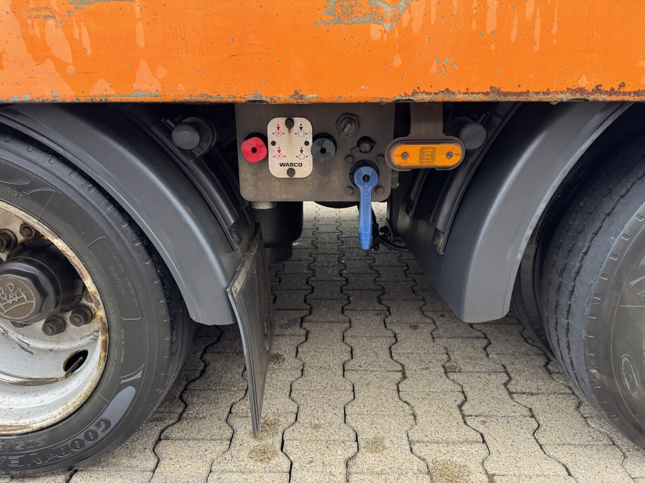 ZHP 24-32 RUFA ZHP 24-32, TwistLock-Verriegelungen, Verzinkt - Remorque plateau: photos 2 ZHP 24-32 RUFA ZHP 24-32, TwistLock-Verriegelungen, Verzinkt - Remorque plateau: photos 2