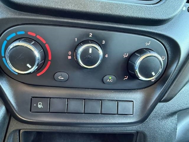 Fourgon utilitaire Iveco Daily 35 S12: photos 24