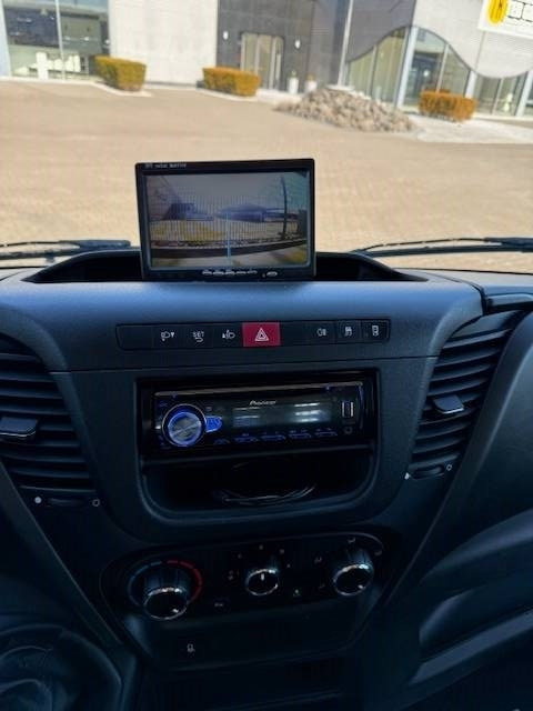 Fourgon utilitaire Iveco Daily 35 S12: photos 23