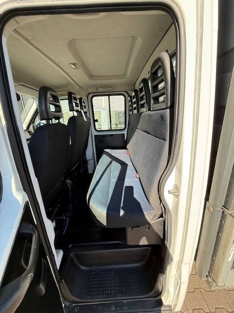 Fourgon utilitaire Iveco Daily 35 S12: photos 11