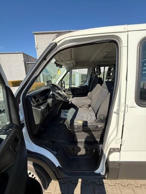 Fourgon utilitaire Iveco Daily 35 S12: photos 6