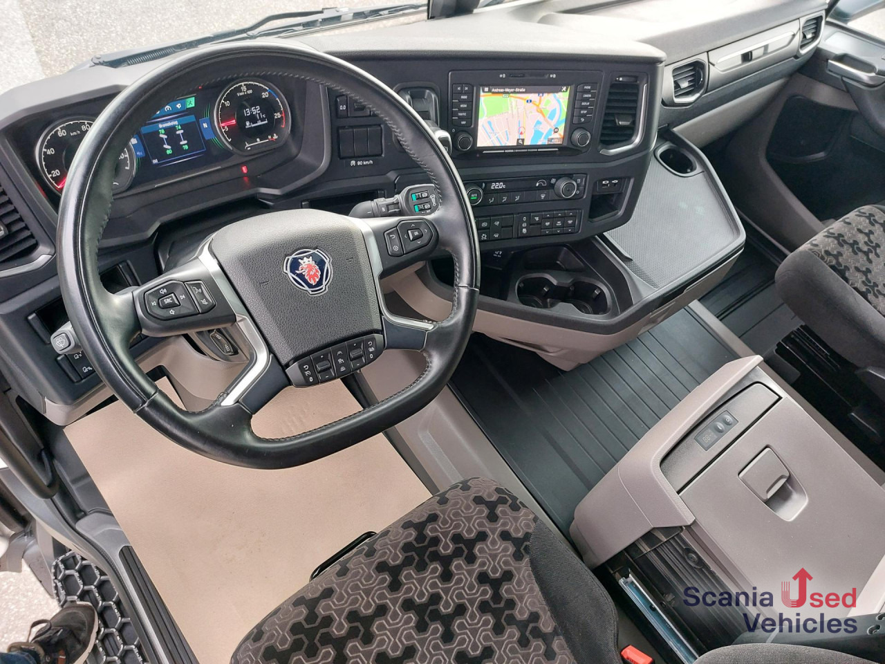 SCANIA R 460 A4x2NA,SUPER, 2 Kreis Hydraulik, NAVI, Stand - Tracteur routier: photos 5 SCANIA R 460 A4x2NA,SUPER, 2 Kreis Hydraulik, NAVI, Stand - Tracteur routier: photos 5