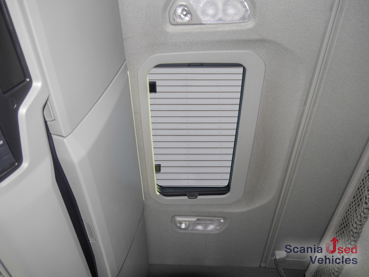 SCANIA R 460 A4x2NA - SUPER - - Tracteur routier: photos 2 SCANIA R 460 A4x2NA - SUPER - - Tracteur routier: photos 2