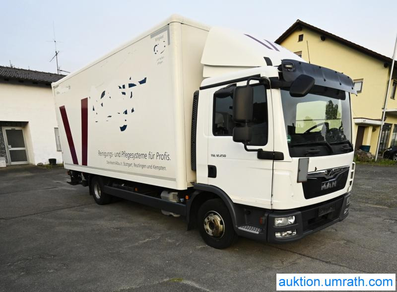 MAN MAN TGL 12.250 4x2 L/BL Koffer Ladebordwand Klimaautomatik NAVI Luftfederung Automatikgetriebe EURO 6 - Camion fourgon: photos 4 MAN MAN TGL 12.250 4x2 L/BL Koffer Ladebordwand Klimaautomatik NAVI Luftfederung Automatikgetriebe EURO 6 - Camion fourgon: photos 4