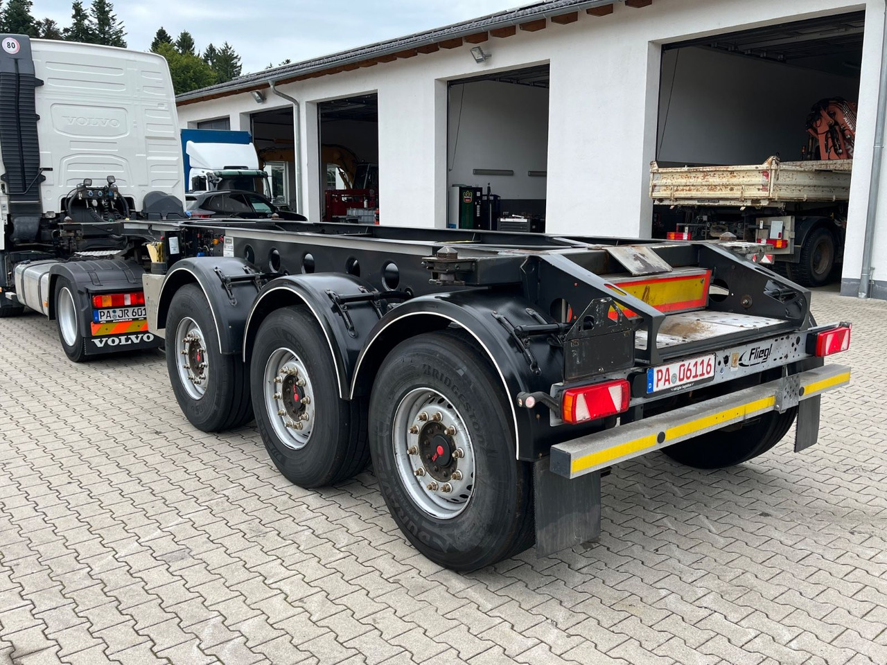 Semi-remorque porte-conteneur/ Caisse mobile Fliegl Tank Container Chassis 20ft ADR: photos 6