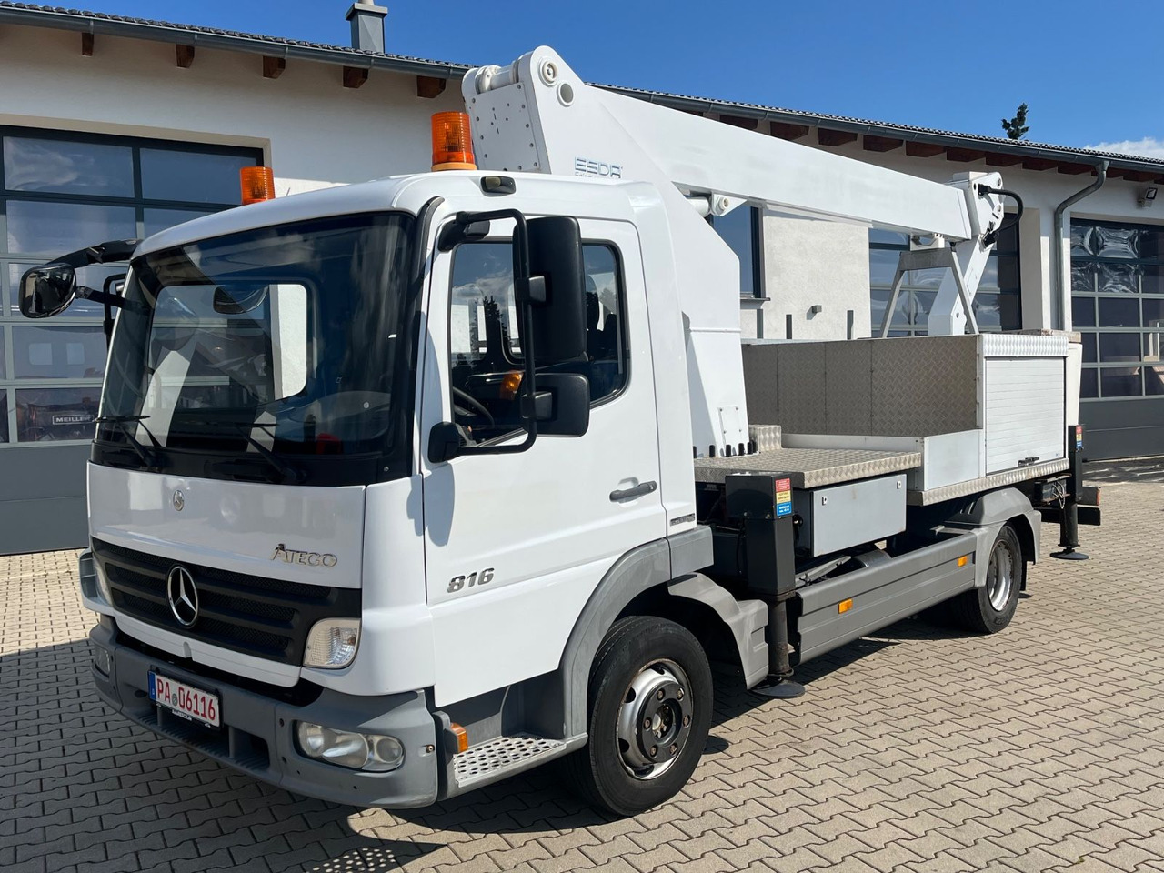 Mercedes-Benz Atego 816 ESDA TG 1800 Steiger 1000V isoliert - Camion avec nacelle: photos 3 Mercedes-Benz Atego 816 ESDA TG 1800 Steiger 1000V isoliert - Camion avec nacelle: photos 3