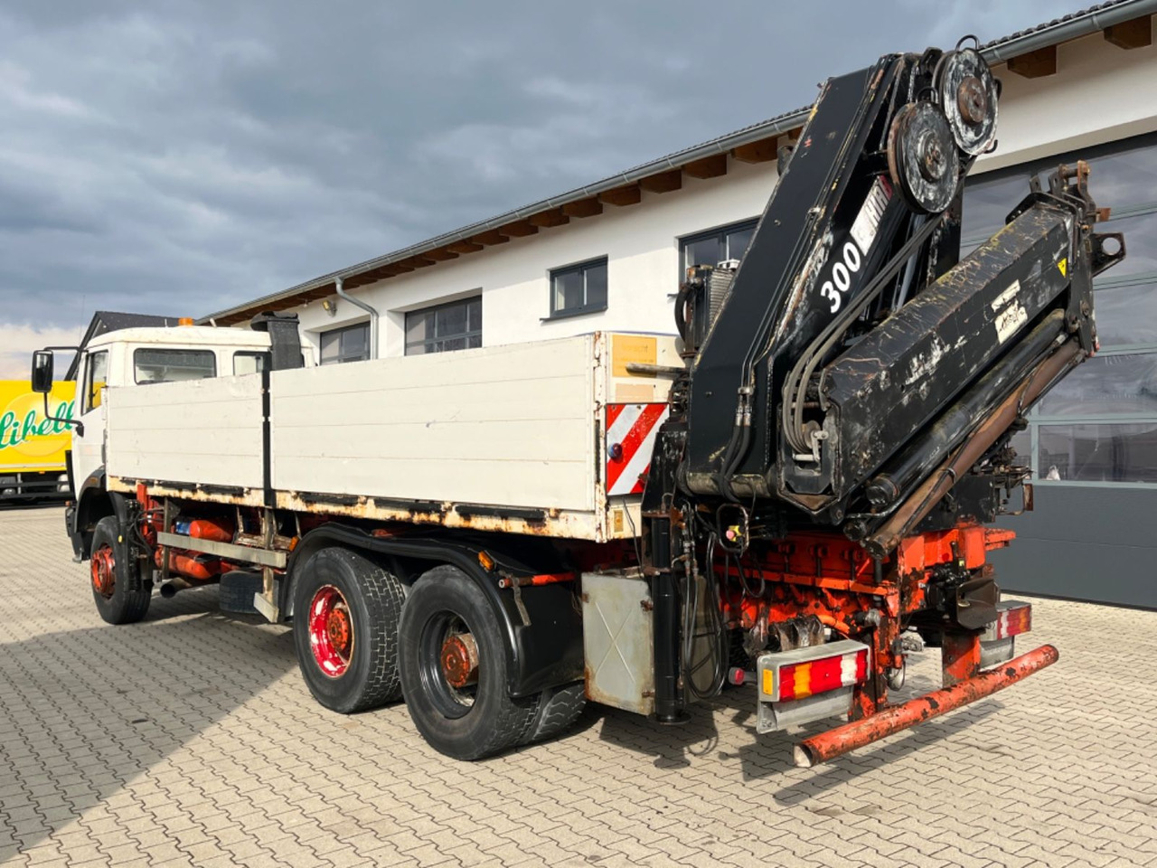 Mercedes-Benz SK 2635 6x4 V8 Pritsche mit HIAB 300-4 - Camion plateau, Camion grue: photos 4 Mercedes-Benz SK 2635 6x4 V8 Pritsche mit HIAB 300-4 - Camion plateau, Camion grue: photos 4