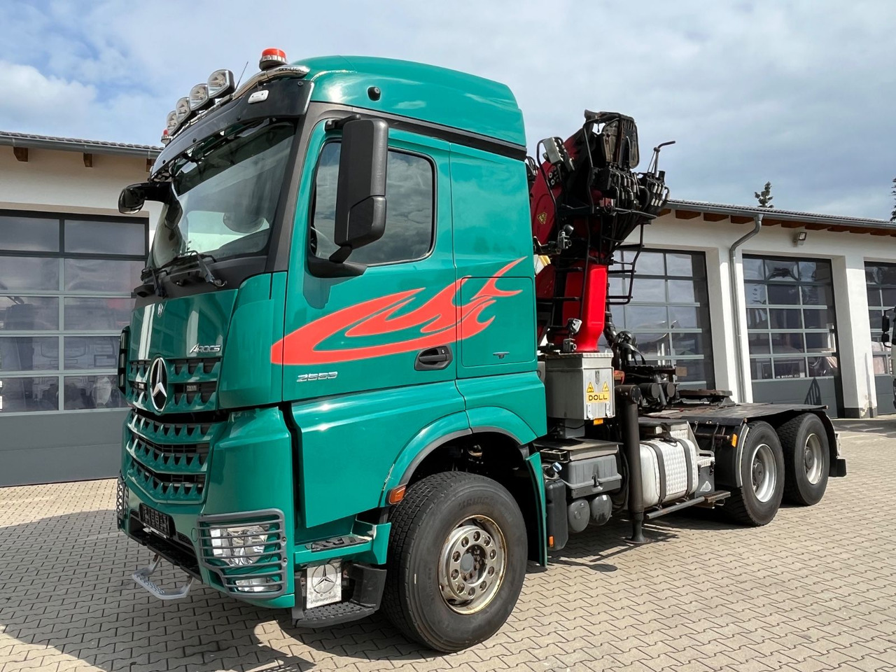 Mercedes-Benz Arocs 2663 6x4 mit Epsilon S260Z Langholzkran - Tracteur routier: photos 5 Mercedes-Benz Arocs 2663 6x4 mit Epsilon S260Z Langholzkran - Tracteur routier: photos 5
