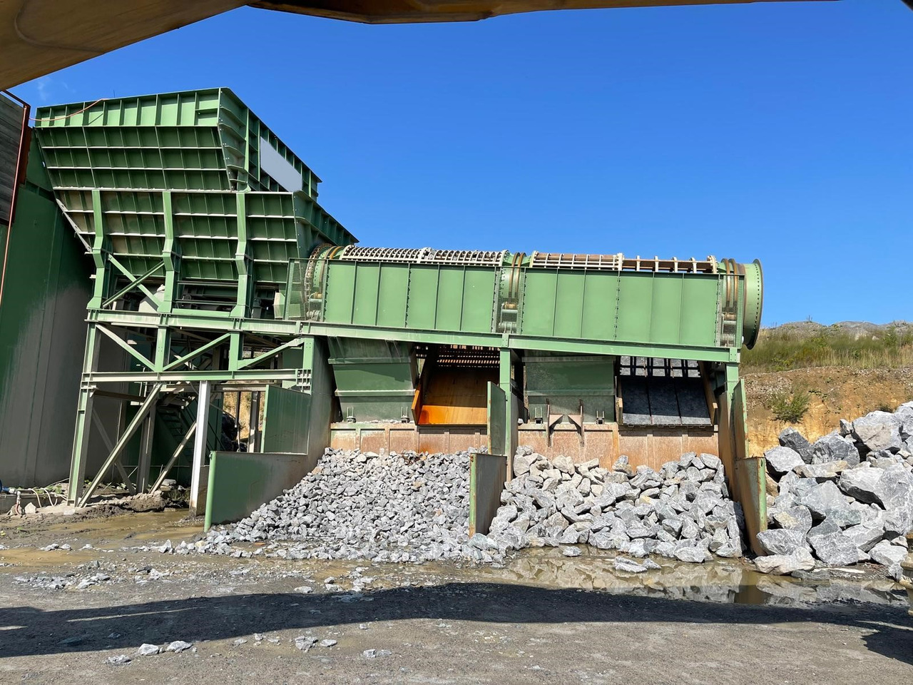 Heavy duty static drum ca. Ø 1.800 x 10.050 mm - Crible: photos 1 Heavy duty static drum ca. Ø 1.800 x 10.050 mm - Crible: photos 1