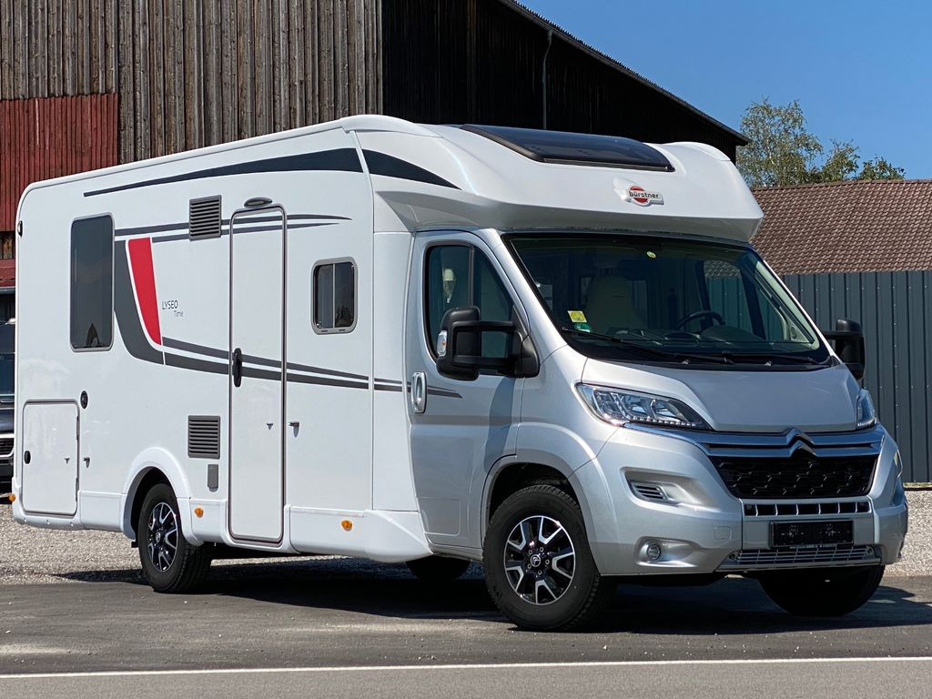 Camping-car profilé Bürstner Lyseo Time 738 mit Queensbett: photos 1
