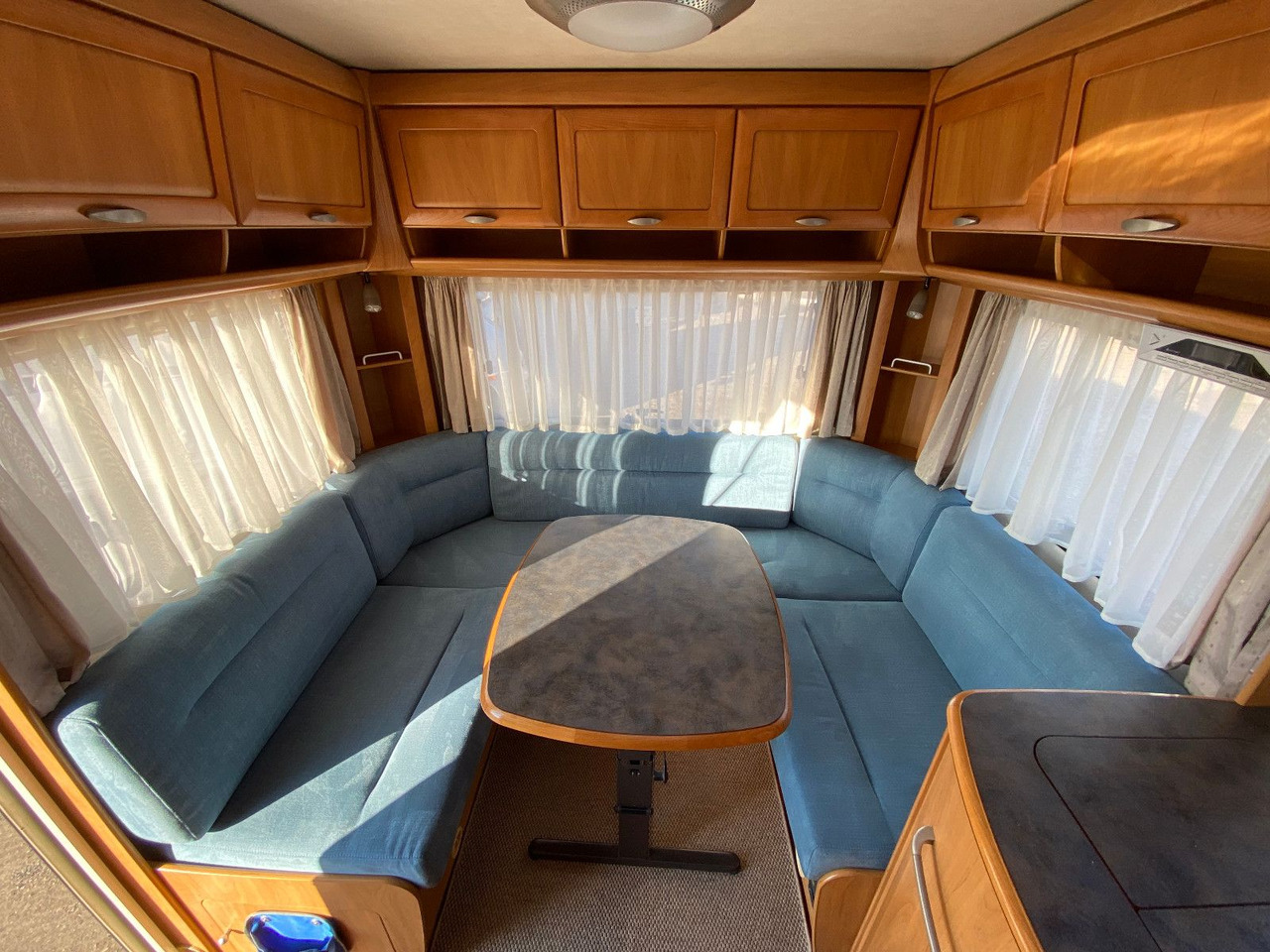 Caravane HYMER / ERIBA / HYMERCAR Nova 530 Swing mit Längsbetten und Moser, top Zu: photos 14