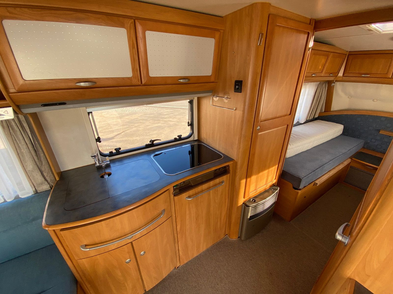 Caravane HYMER / ERIBA / HYMERCAR Nova 530 Swing mit Längsbetten und Moser, top Zu: photos 16