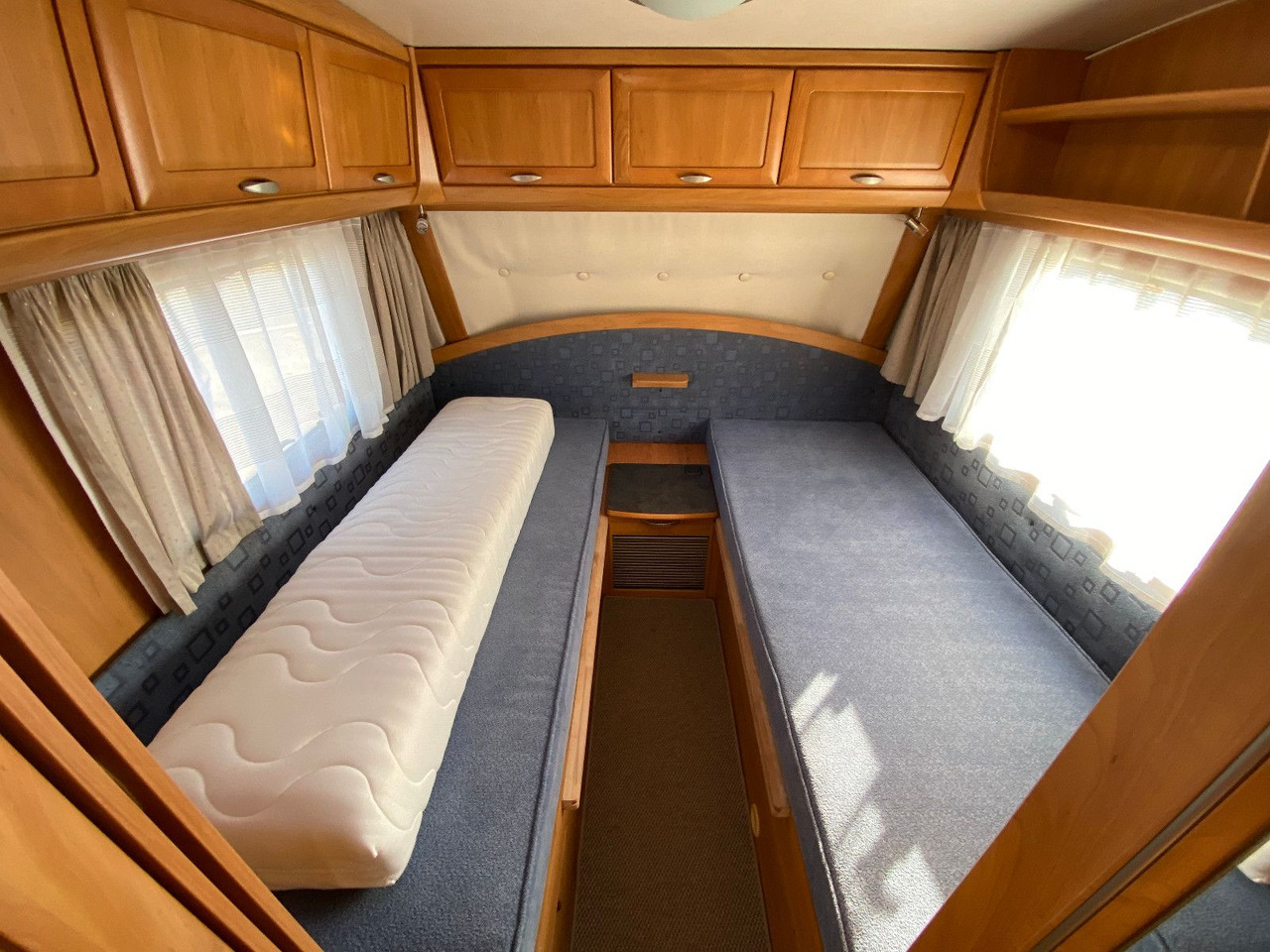 Caravane HYMER / ERIBA / HYMERCAR Nova 530 Swing mit Längsbetten und Moser, top Zu: photos 10