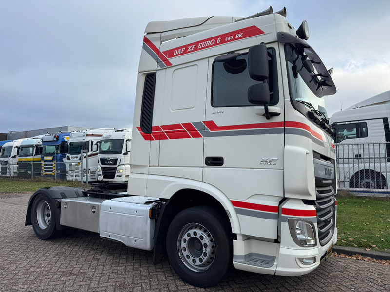 DAF XF 440 / Space Cab / TUV: 1-2026 / NL Truck - Tracteur routier: photos 2 DAF XF 440 / Space Cab / TUV: 1-2026 / NL Truck - Tracteur routier: photos 2