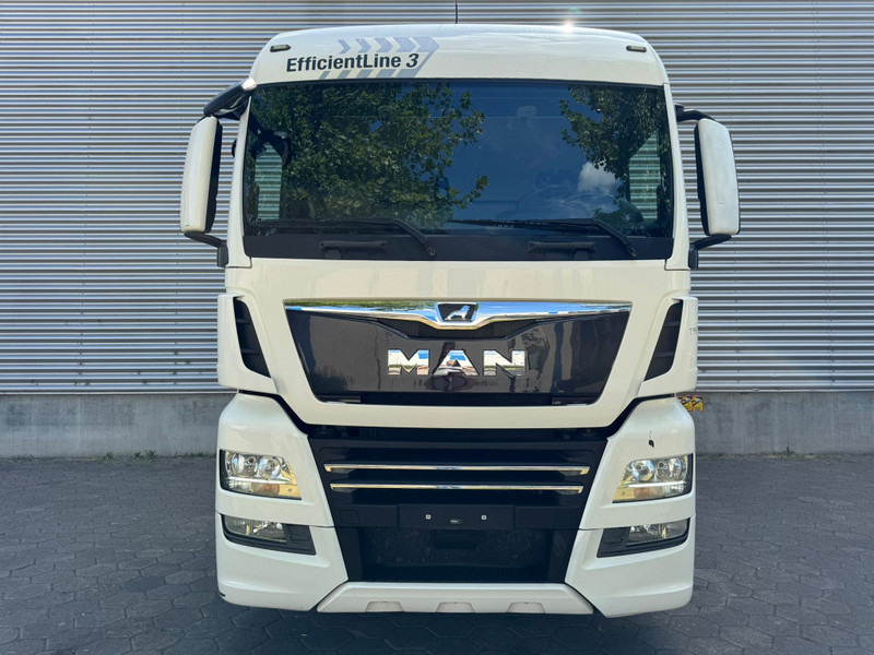 MAN TGX 18.500 XLX / Intarder / Roof Klima / 2 Tanks - Tracteur routier: photos 4 MAN TGX 18.500 XLX / Intarder / Roof Klima / 2 Tanks - Tracteur routier: photos 4