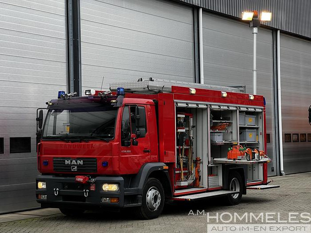 MAN LE 14.250 rescue vehicle - Camion de pompier: photos 1 MAN LE 14.250 rescue vehicle - Camion de pompier: photos 1