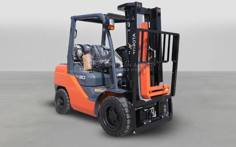 Toyota 32-8FG25 2.5 Tons Gasoline / LPG 3 Stage Forklift - Chariot élévateur à gaz: photos 5 Toyota 32-8FG25 2.5 Tons Gasoline / LPG 3 Stage Forklift - Chariot élévateur à gaz: photos 5