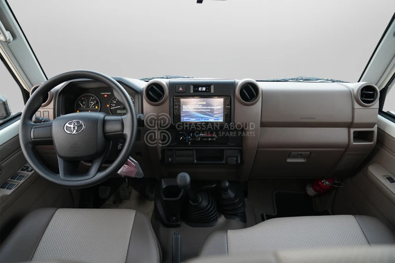 Pick-up Toyota Land Cruiser Pick Up LC79 4X4 DC: photos 8