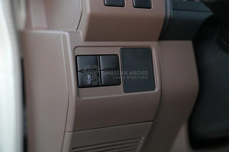 Pick-up Toyota Land Cruiser Pick Up LC79 4X4 DC: photos 11