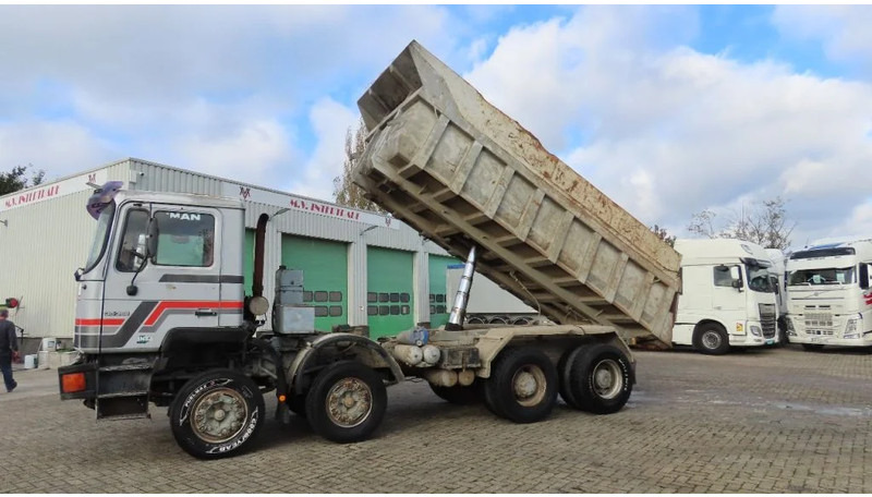 MAN 35.362 8x4 Euro 2, ZF manual gearbox, VERY clean - Camion benne: photos 5 MAN 35.362 8x4 Euro 2, ZF manual gearbox, VERY clean - Camion benne: photos 5