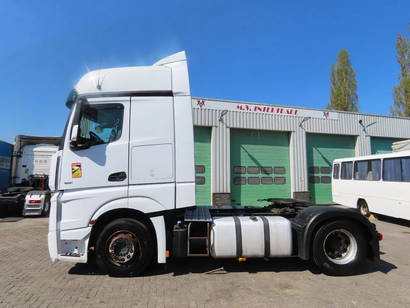 Mercedes-Benz Actros 1851 RETARDER, EVV, 831300 km original! RETARDER, 2 tanks - Tracteur routier: photos 5 Mercedes-Benz Actros 1851 RETARDER, EVV, 831300 km original! RETARDER, 2 tanks - Tracteur routier: photos 5