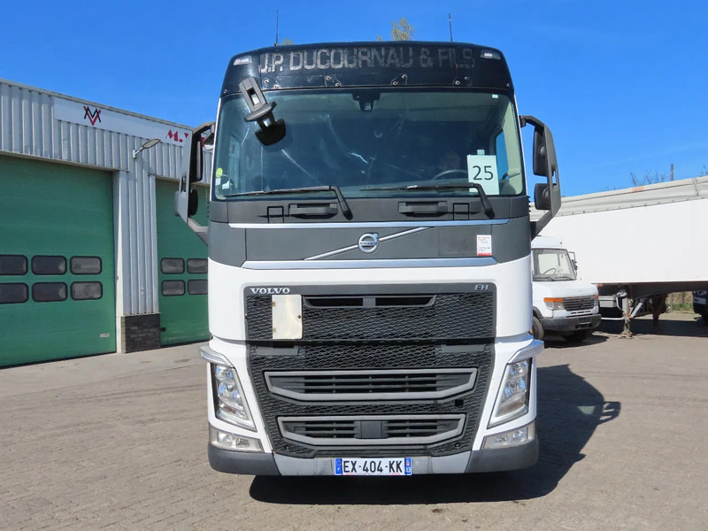 Volvo FH 460 YV2RTY0A3JB867622, FRIGO, 2X FUEL TANK, frigo, EURO6 - Tracteur routier: photos 3 Volvo FH 460 YV2RTY0A3JB867622, FRIGO, 2X FUEL TANK, frigo, EURO6 - Tracteur routier: photos 3