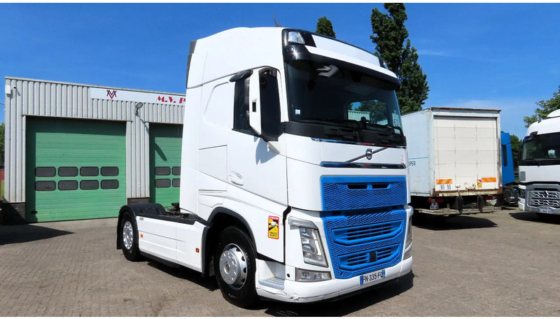 Volvo FH 500 YV2RT40A5LB301456 2X FUELTANK, PARKING AIRCO, FRIGO - Tracteur routier: photos 1 Volvo FH 500 YV2RT40A5LB301456 2X FUELTANK, PARKING AIRCO, FRIGO - Tracteur routier: photos 1