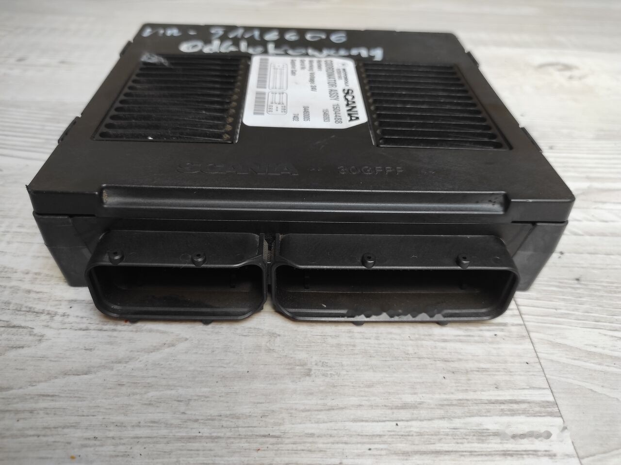 Motorola COORDINATOR 5, 2 PLUGS Scania truck - Bloc de gestion pour Camion: photos 2 Motorola COORDINATOR 5, 2 PLUGS Scania truck - Bloc de gestion pour Camion: photos 2