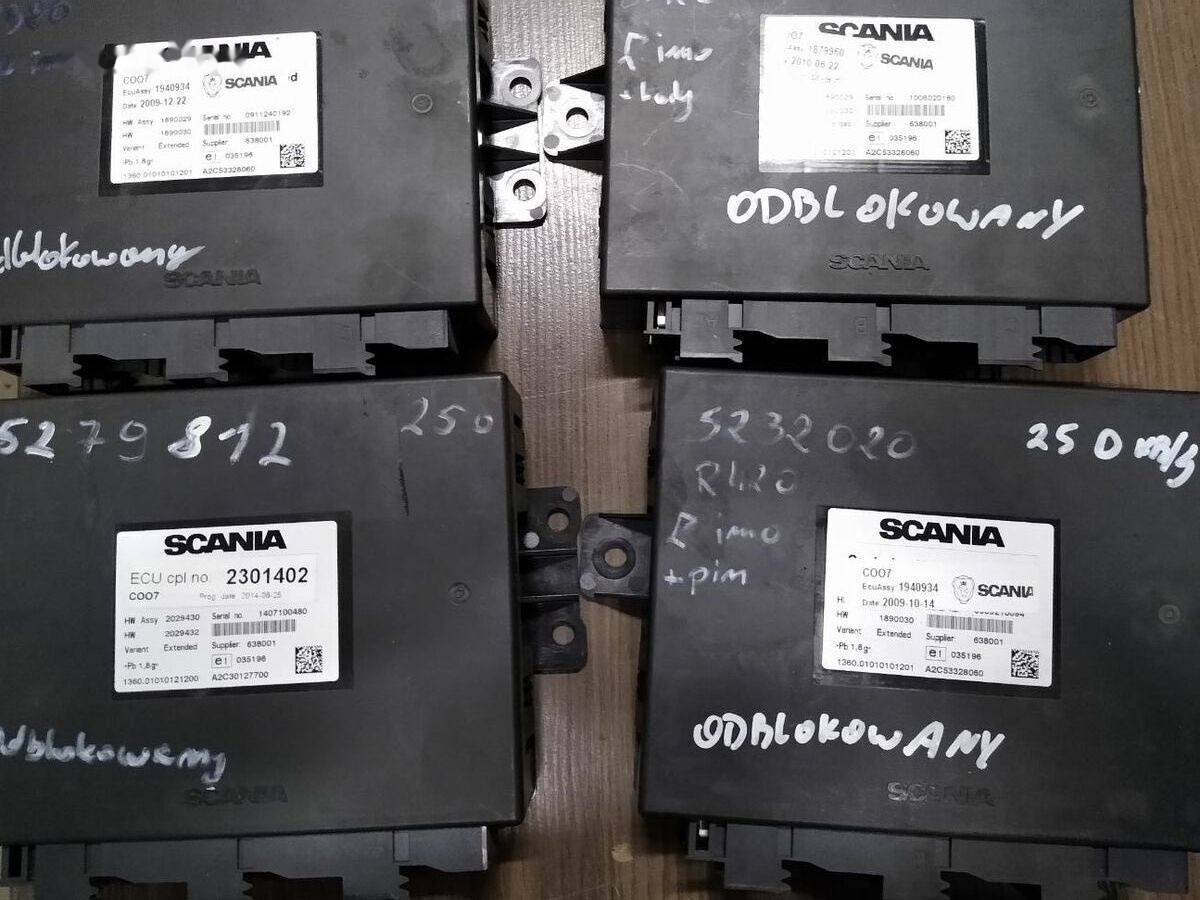 Scania ECU COO7 ENGINE Scania - Bloc de gestion pour Camion: photos 2 Scania ECU COO7 ENGINE Scania - Bloc de gestion pour Camion: photos 2