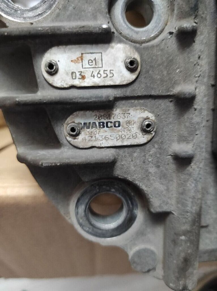 WABCO VOLVO / RENAULT truck - Bloc de gestion pour Camion: photos 2 WABCO VOLVO / RENAULT truck - Bloc de gestion pour Camion: photos 2