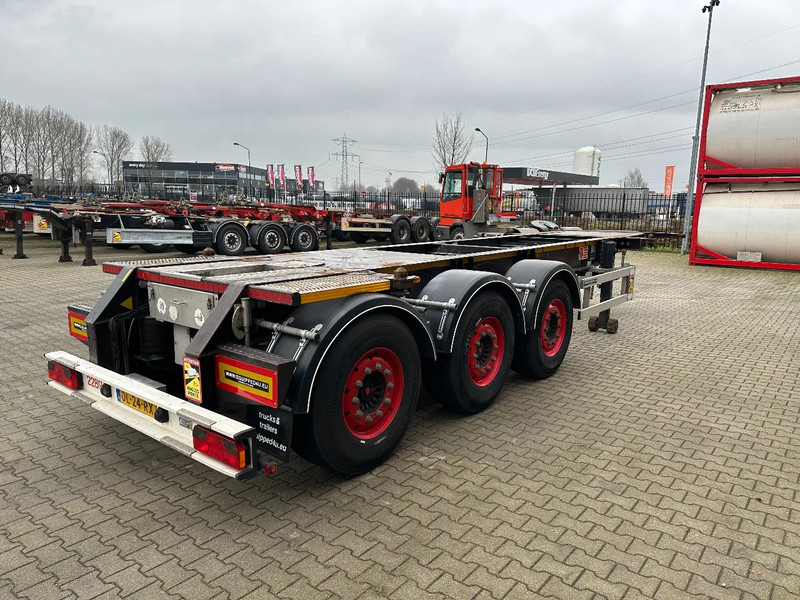 Burg 20FT ADR (EX/II, EX/III, FL, AT) Chassis, Empty weight : 3.690kg, SAF INTRADISC, 2x Liftaxle, NL-chassis - Semi-remorque porte-conteneur/ Caisse mobile: photos 3 Burg 20FT ADR (EX/II, EX/III, FL, AT) Chassis, Empty weight : 3.690kg, SAF INTRADISC, 2x Liftaxle, NL-chassis - Semi-remorque porte-conteneur/ Caisse mobile: photos 3