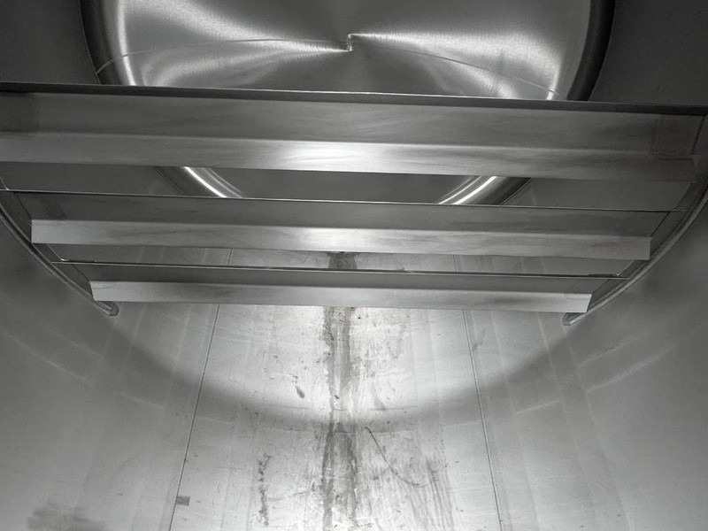 Conteneur citerne pour transport de produits chimiques CIMC 20FT ISO, 25.050L / 1-COMP / 3 BAFFELS / T11 / 4 manholes / ADR valid until 04/2027: photos 20 Conteneur citerne pour transport de produits chimiques CIMC 20FT ISO, 25.050L / 1-COMP / 3 BAFFELS / T11 / 4 manholes / ADR valid until 04/2027: photos 20