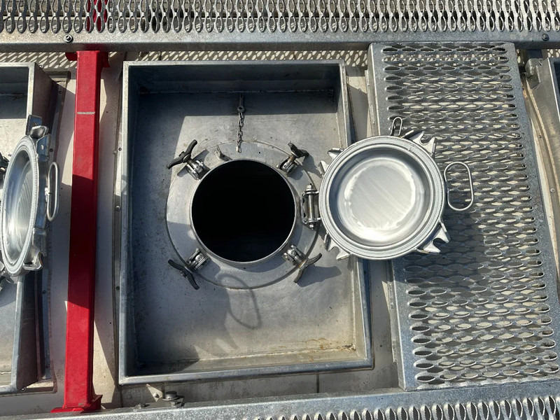 Conteneur citerne pour transport de produits chimiques CIMC 20FT ISO, 25.080L / 1-COMP / 3 BAFFELS / 4 covers, 5Y valid until 12/2026: photos 14