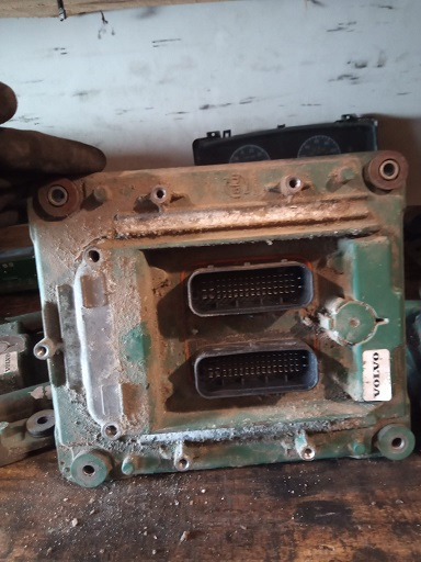 EDC VOLVO FH460 D13K460 21900553 P03 - Bloc de gestion pour Camion: photos 2 EDC VOLVO FH460 D13K460 21900553 P03 - Bloc de gestion pour Camion: photos 2