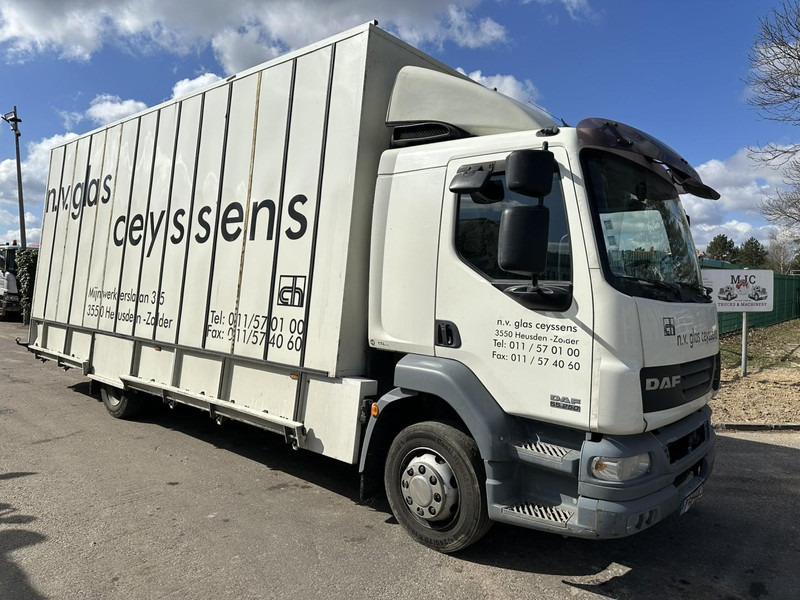 DAF LF 55.250 12T - GLASTRANSPORT / GLASRESTEEL - AIR SUSPENSION - EURO 4 - BELGIAN REGISTRATION - Camion: photos 1 DAF LF 55.250 12T - GLASTRANSPORT / GLASRESTEEL - AIR SUSPENSION - EURO 4 - BELGIAN REGISTRATION - Camion: photos 1