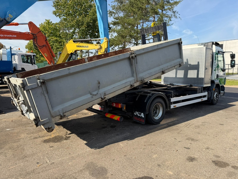 DAF LF 45.180 - 12T - 4x2 HOOKLIFT / HAAKSYTEEM / ABROLLKIPPER / AMPLIROL - *320.000km* - EURO 5 - TÜV 06/2026 - BE TRUCK - Camion ampliroll: photos 2 DAF LF 45.180 - 12T - 4x2 HOOKLIFT / HAAKSYTEEM / ABROLLKIPPER / AMPLIROL - *320.000km* - EURO 5 - TÜV 06/2026 - BE TRUCK - Camion ampliroll: photos 2