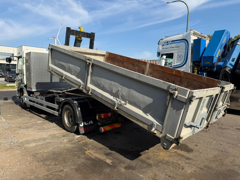 DAF LF 45.180 - 12T - 4x2 HOOKLIFT / HAAKSYTEEM / ABROLLKIPPER / AMPLIROL - *320.000km* - EURO 5 - TÜV 06/2026 - BE TRUCK - Camion ampliroll: photos 4 DAF LF 45.180 - 12T - 4x2 HOOKLIFT / HAAKSYTEEM / ABROLLKIPPER / AMPLIROL - *320.000km* - EURO 5 - TÜV 06/2026 - BE TRUCK - Camion ampliroll: photos 4