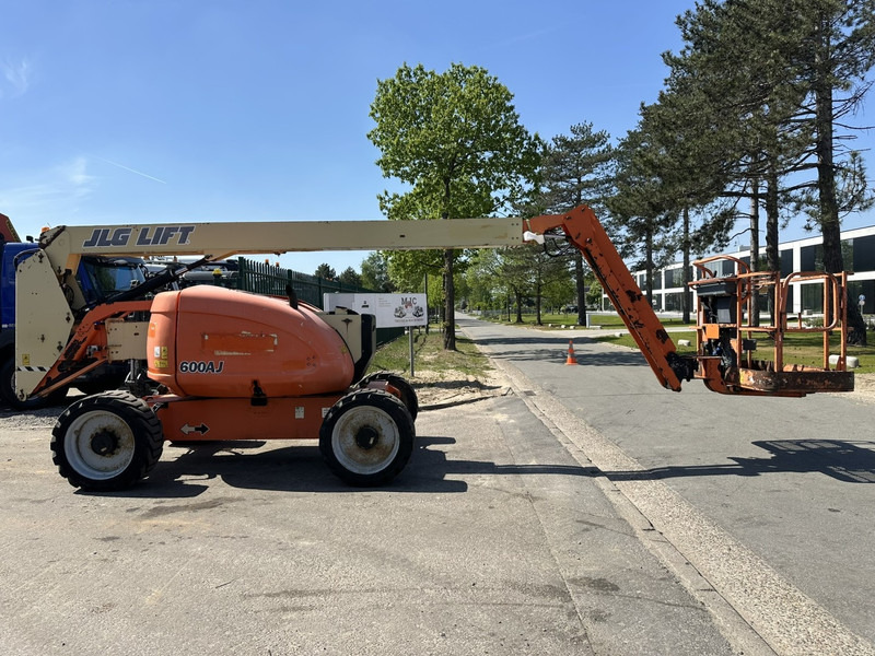 JLG 600AJ 4x4x4 - 20m - 230kg - DIESEL - BE MACHINE - Nacelle: photos 3 JLG 600AJ 4x4x4 - 20m - 230kg - DIESEL - BE MACHINE - Nacelle: photos 3
