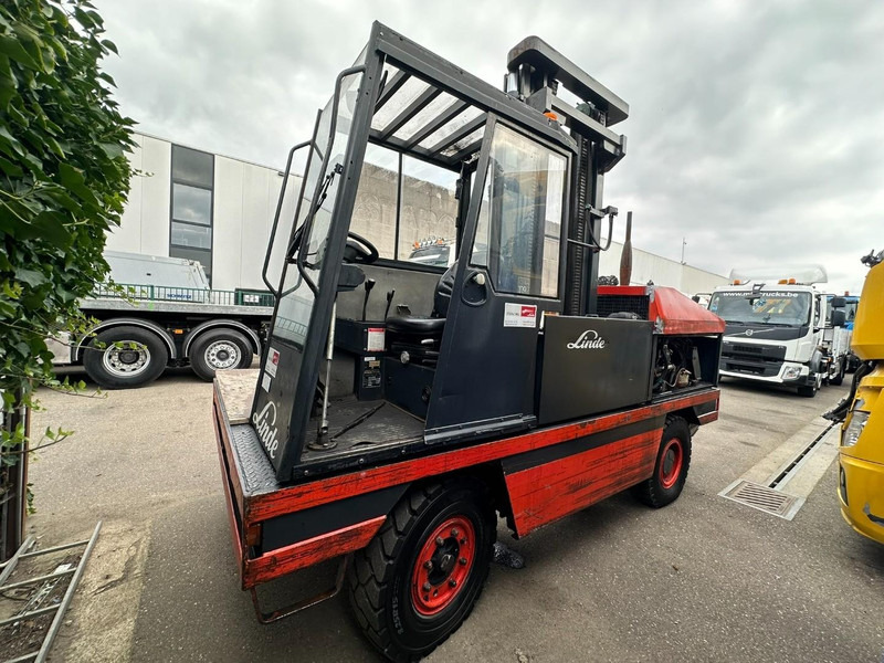 Linde S50 W SIDELOADER 5T - SEITENSTAPLER - 4 WAY FORKLIFT - COMBILIFT - CE - BE MACHINE - Chariot latéral: photos 4 Linde S50 W SIDELOADER 5T - SEITENSTAPLER - 4 WAY FORKLIFT - COMBILIFT - CE - BE MACHINE - Chariot latéral: photos 4