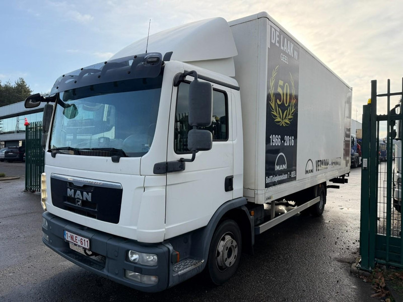 MAN TGL 8.180 4x2 BL COSED BOX / BAKWAGEN / CAISSE FERMEE - *184.000km* - 3 SEATER - EURO 5 - AIR SUSPENSION - BOX 6m00 x 2m49 x 2m38 - BE TRUCK - Camion fourgon: photos 3 MAN TGL 8.180 4x2 BL COSED BOX / BAKWAGEN / CAISSE FERMEE - *184.000km* - 3 SEATER - EURO 5 - AIR SUSPENSION - BOX 6m00 x 2m49 x 2m38 - BE TRUCK - Camion fourgon: photos 3