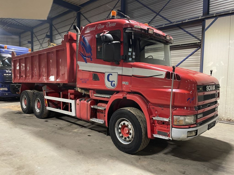 Scania T124-420 TORPEDO HAUBE - 6x4 - KIPPER - MANUAL GRS900 3+3 - STEEL SPRING / BALLIESTAS / LAMES / BLATT - Camion benne: photos 1 Scania T124-420 TORPEDO HAUBE - 6x4 - KIPPER - MANUAL GRS900 3+3 - STEEL SPRING / BALLIESTAS / LAMES / BLATT - Camion benne: photos 1